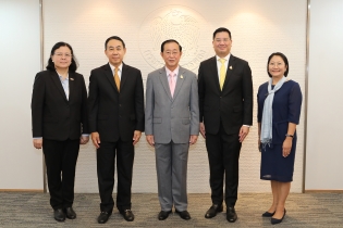 EXIM Thailand Visits Minister of Finance to Extend New Year 2021 Greetings