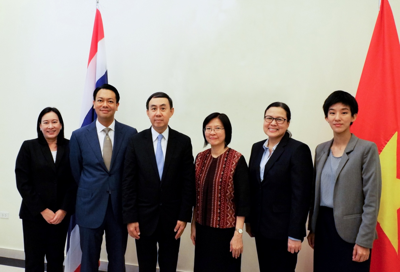 EXIM Thailand Visits Thai Charge d Affaires in Hanoi