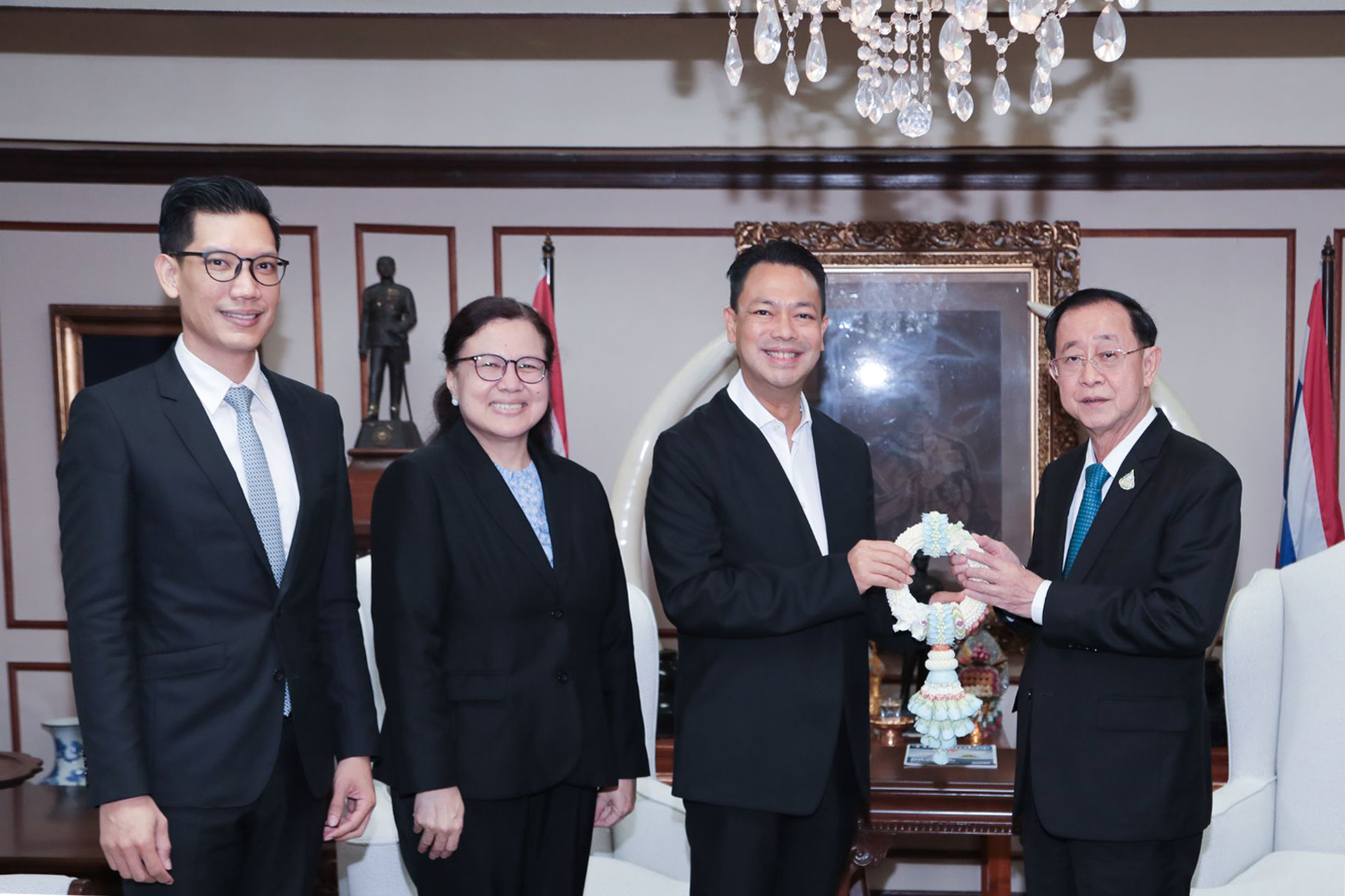 EXIM Thailand Paid a Courtesy Visit to Minister of Finance to Extend Thai New Year 2023 Greetings