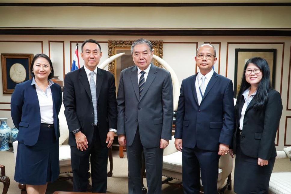 EXIM Thailand Visits Minister of Finance to Extend New Year 2019 Greetings
