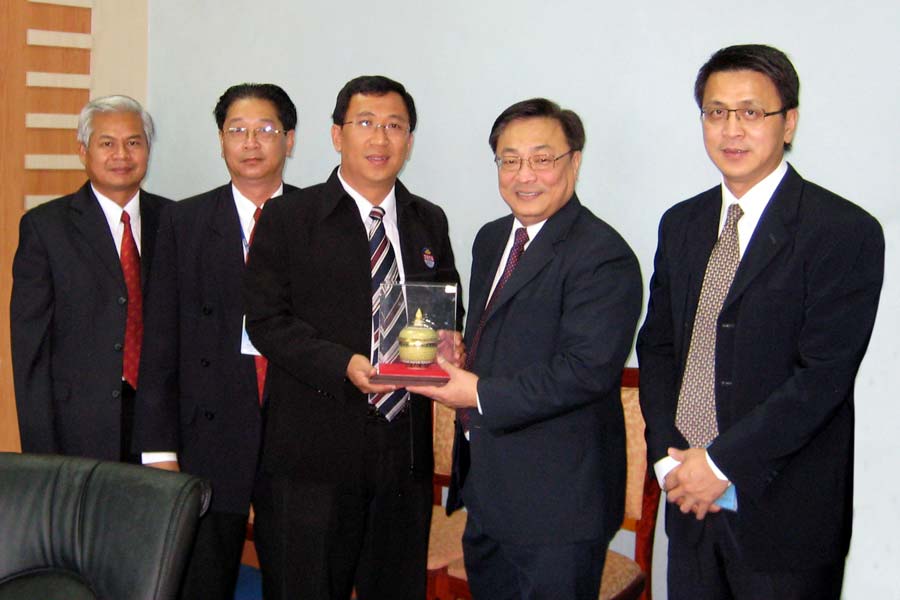 EXIM Thailand and BCEL Promote Thai-Lao Bilateral Trade