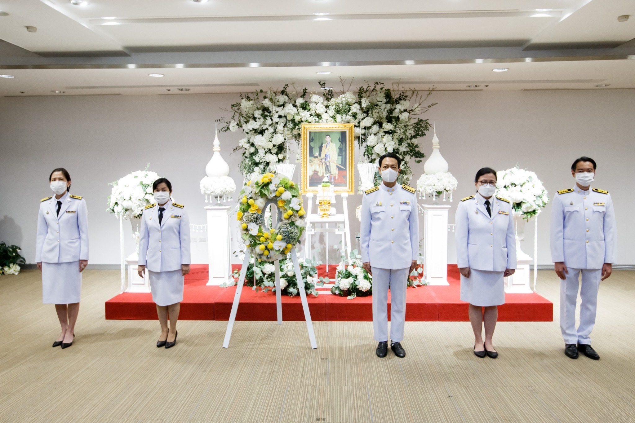 EXIM Thailand Holds Wreath laying Ceremony in Tribute of His Majesty ...