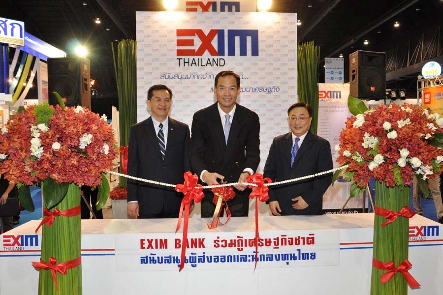 EXIM Thailand Set up Booth at the "Power of Thais-Reviving Economy" Fair