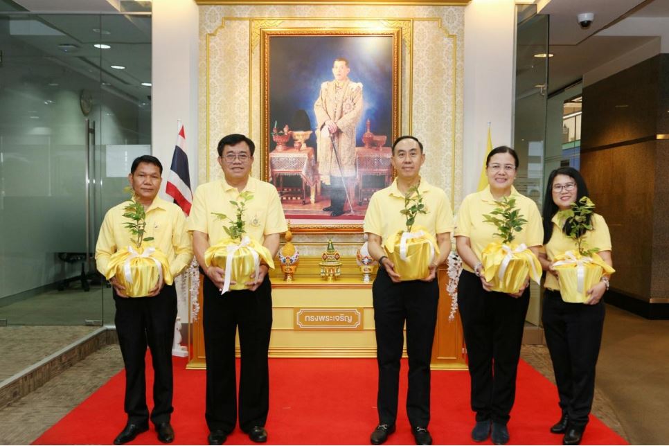 EXIM Thailand Donates Yellow Star Trees to Phayathai District in Honor of His Majesty the King’s Coronation
