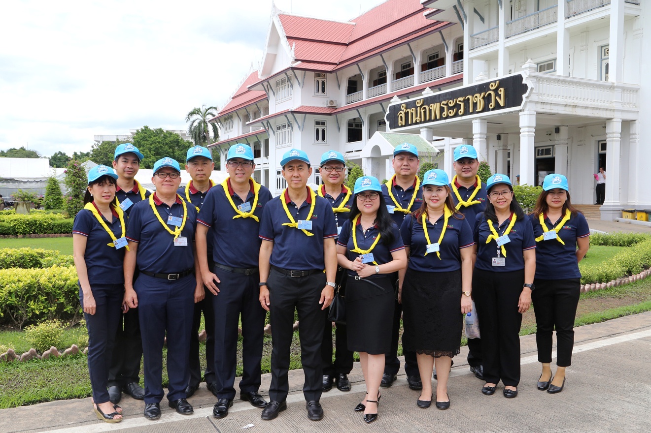 EXIM Thailand Management and Staff Serve as Volunteers under Royal Initiatives