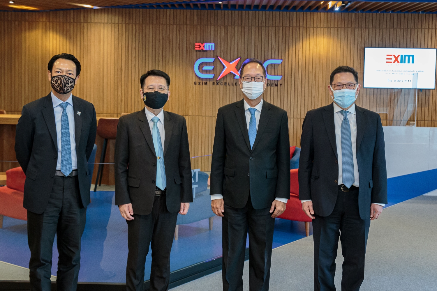 EXIM Thailand’s New Chairman and Directors Visit EXIM Thailand’s Facilities
