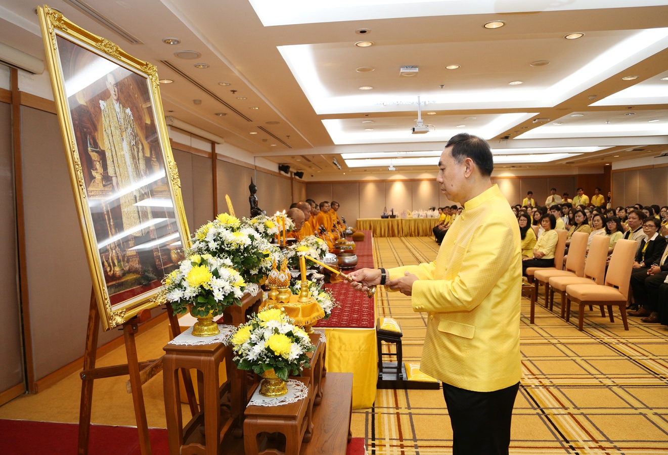EXIM Thailand Holds Merit-making Ceremony to Commemorate the Late King Bhumibol Adulyadej’s Passing on October 13, 2018